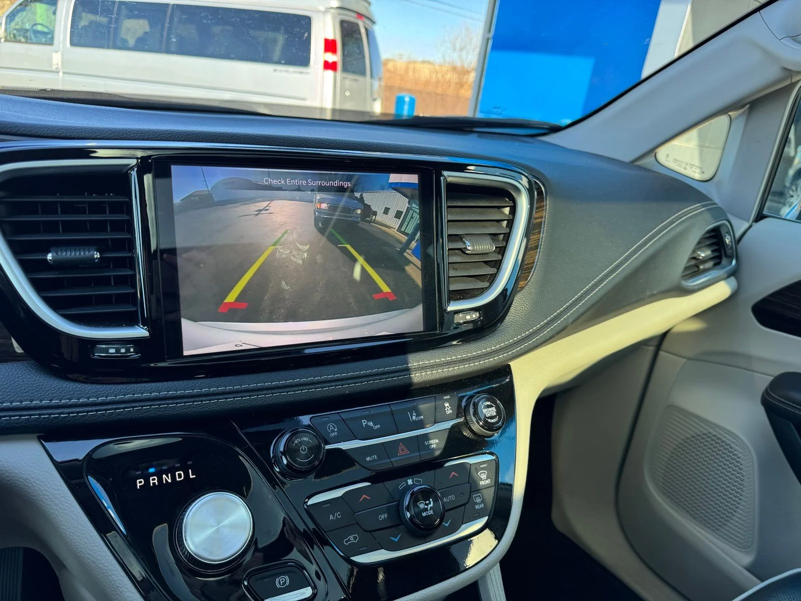2024 Chrysler Pacifica Limited - Photo 14