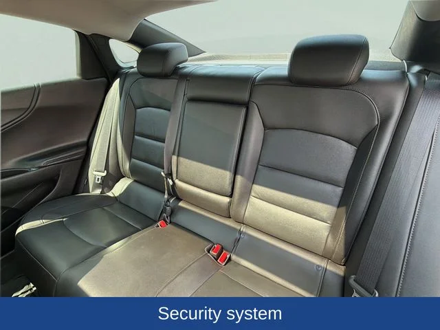 Used 2019 Gray Chevrolet LT image 18