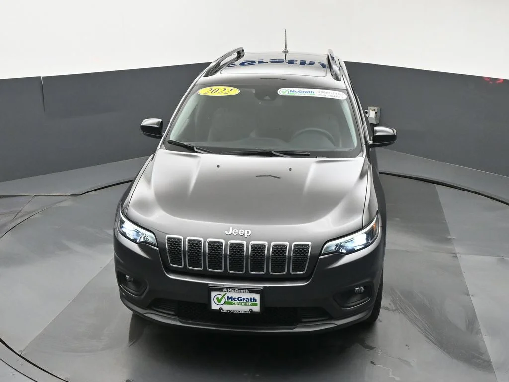 Used 2022 Gray Jeep Latitude Lux image 26