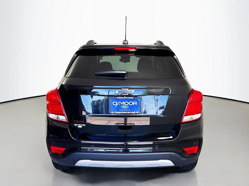 Used 2020  Chevrolet LT image 6