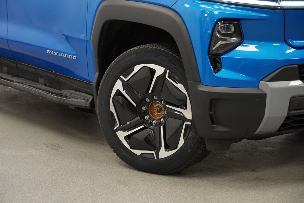 2026 Chevrolet Silverado EV LT - Photo 9