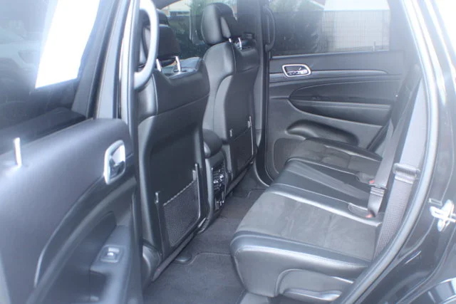 Used 2019 Diamond Black Crystal Pearlcoat Jeep Altitude image 15