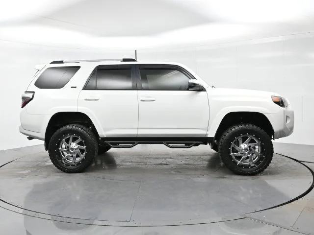 Used 2019 Super White Toyota SR5 image 8