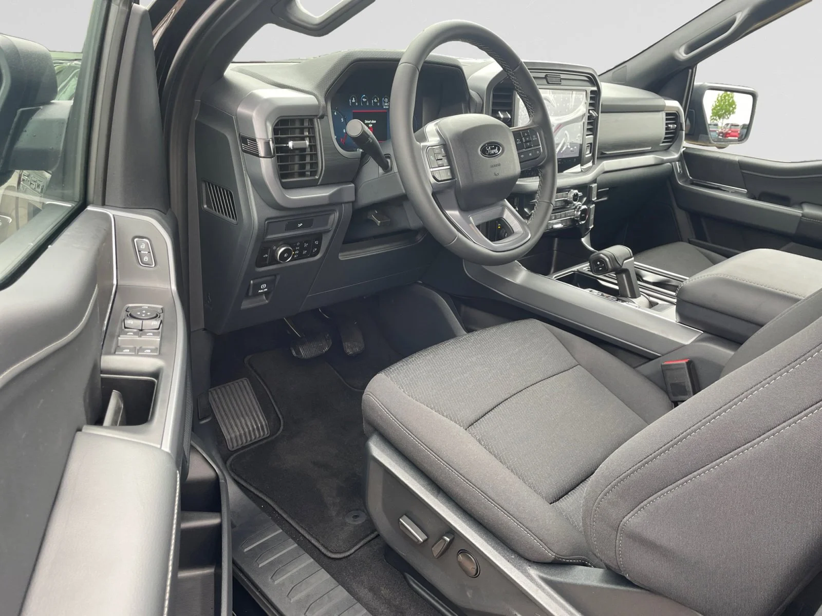 New 2026 Agate Black Metallic Ford XLT image 13