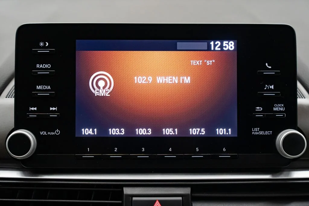 Used 2018  Honda LX image 13