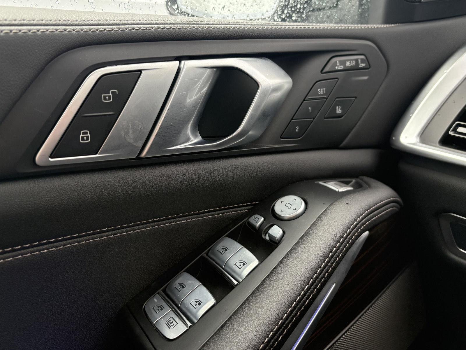 Used 2024 Skyscraper Grey Metallic BMW xDrive40i image 9