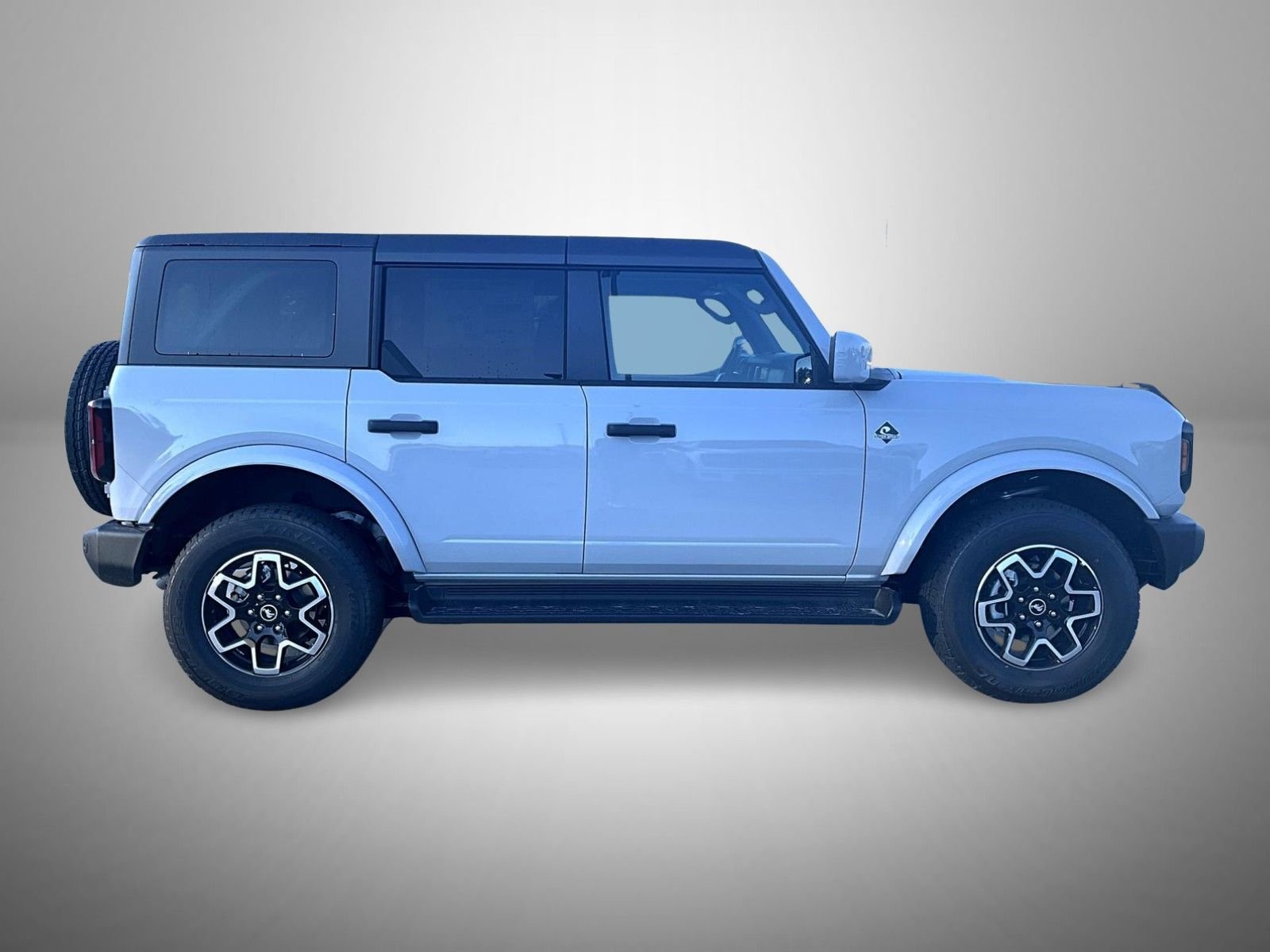 New 2026 Avalanche Gray Ford Outer Banks image 4