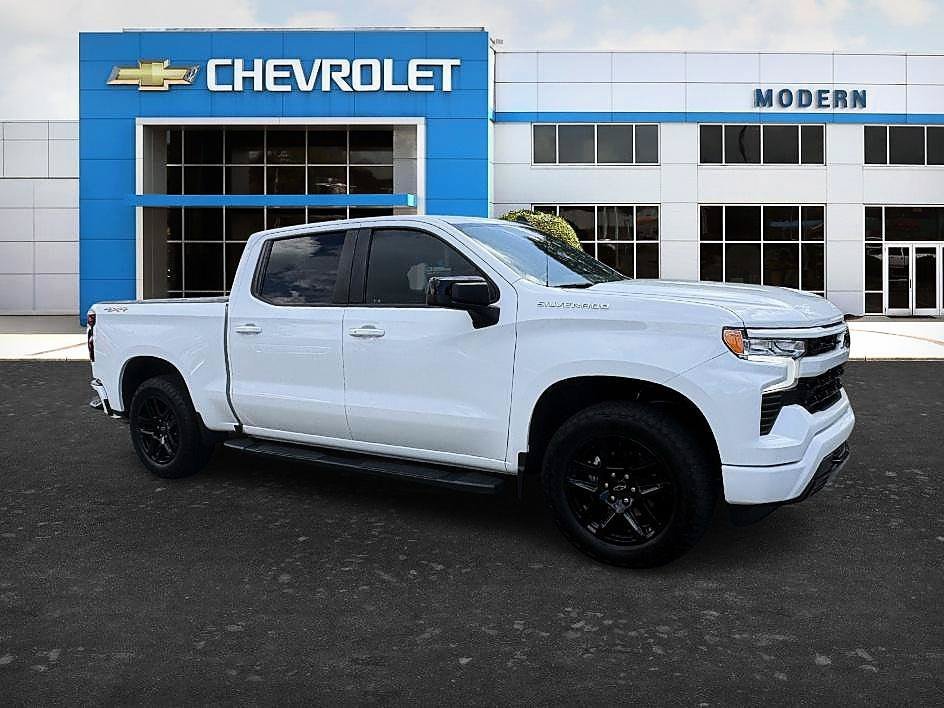 Used 2024 Summit White Chevrolet RST image 6