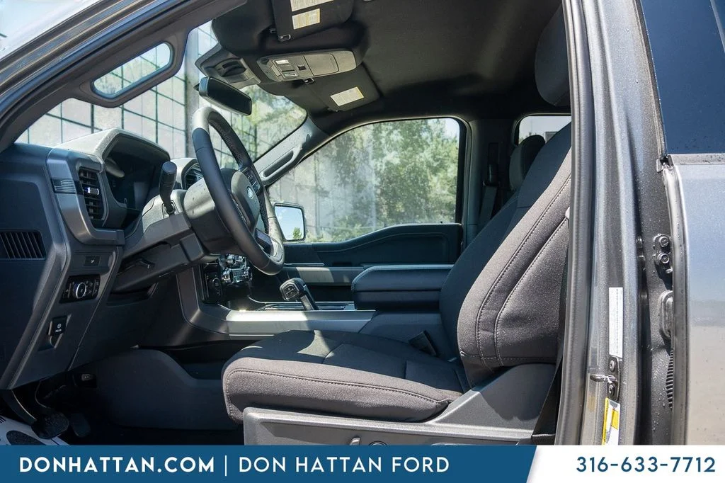 New 2026 Carbonized Gray Metallic Ford XLT image 3