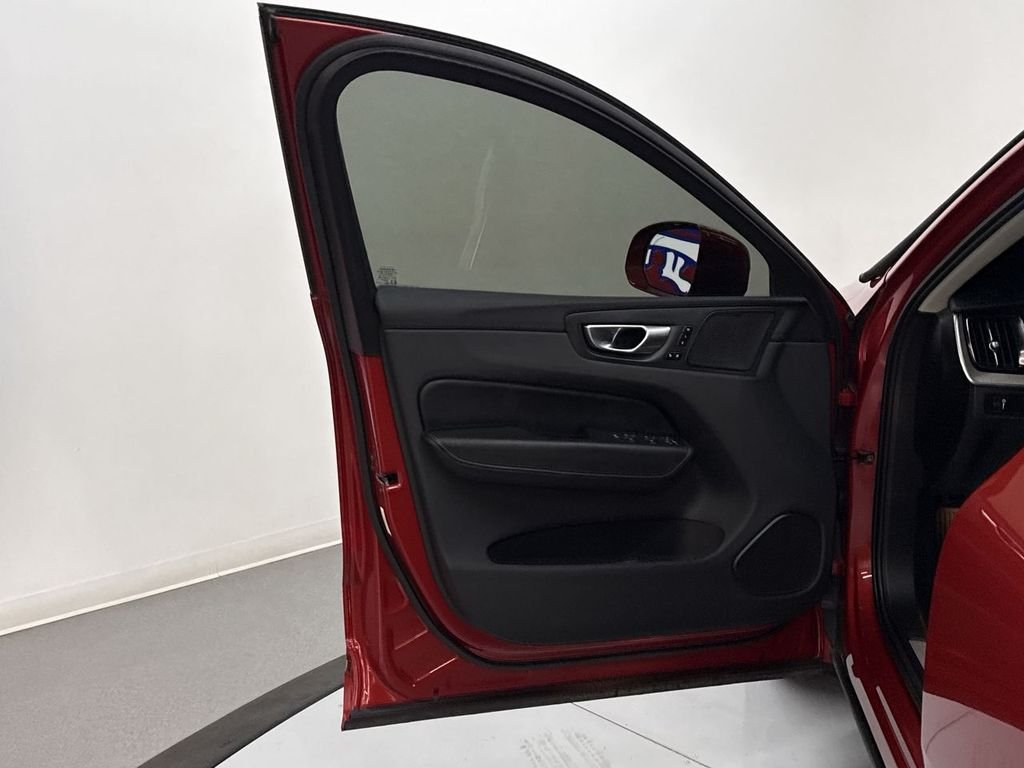 Used 2021 Fusion Red Metallic Volvo T5 Inscription image 12