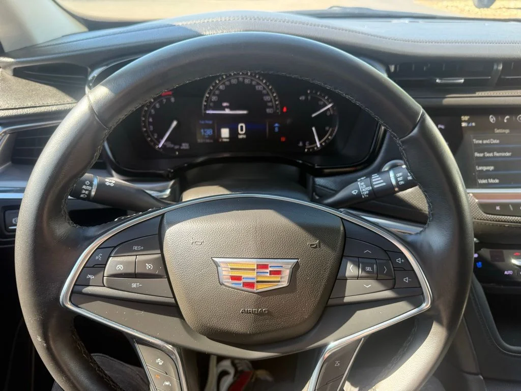 Used 2018 Gray Cadillac Premium Luxury image 17