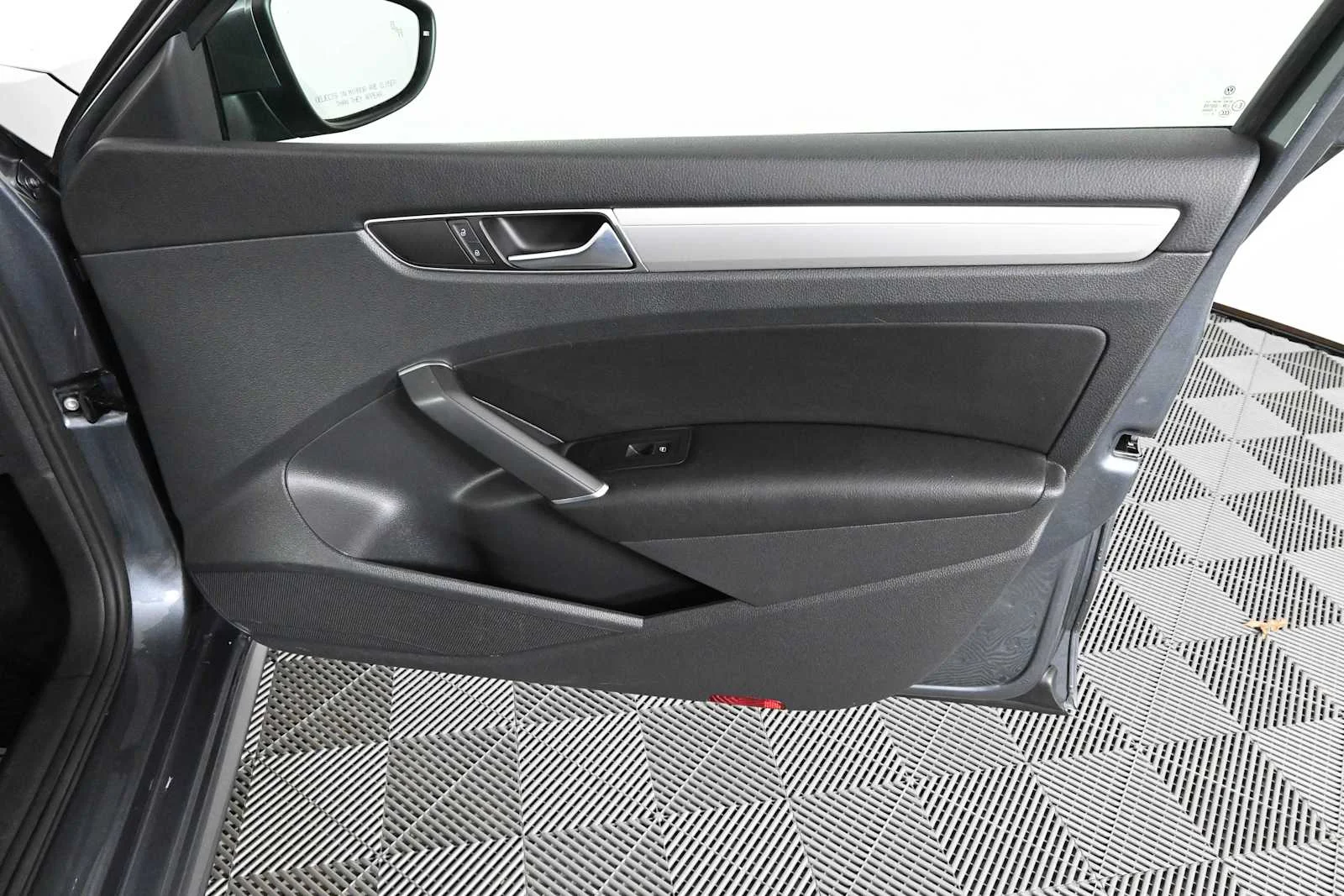 Used 2019 Platinum Gray Metallic Volkswagen 2.0T Wolfsburg Edition image 10