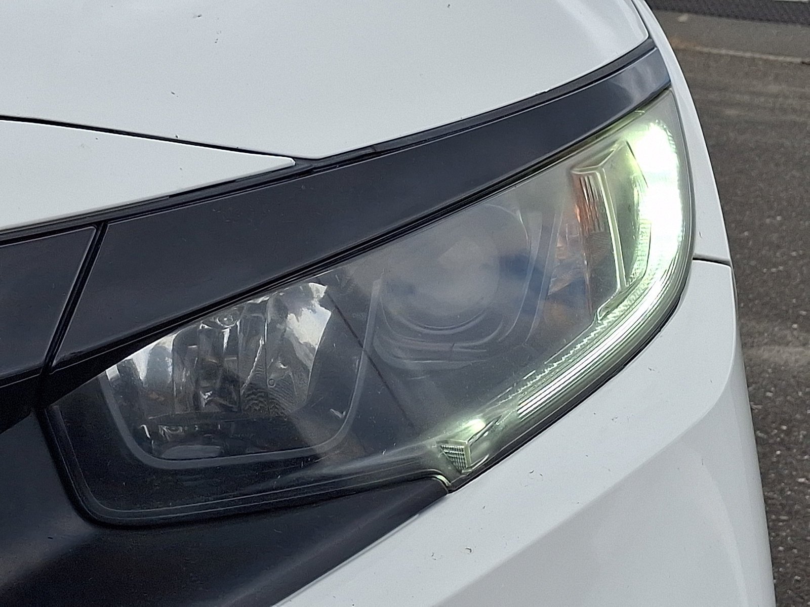 Used 2019 White Orchid Pearl Honda EX-L image 9