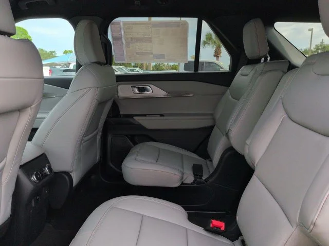 New 2027 Star White Metallic Tri-Coat Ford Active image 16