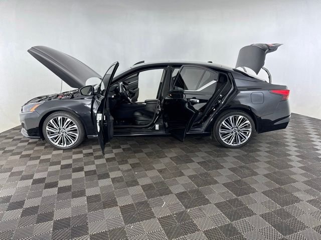 Used 2023 Black Nissan 2.5 SL image 11