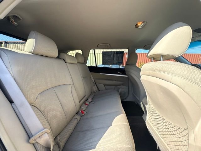 Used 2010 White Subaru 2.5i Premium image 15