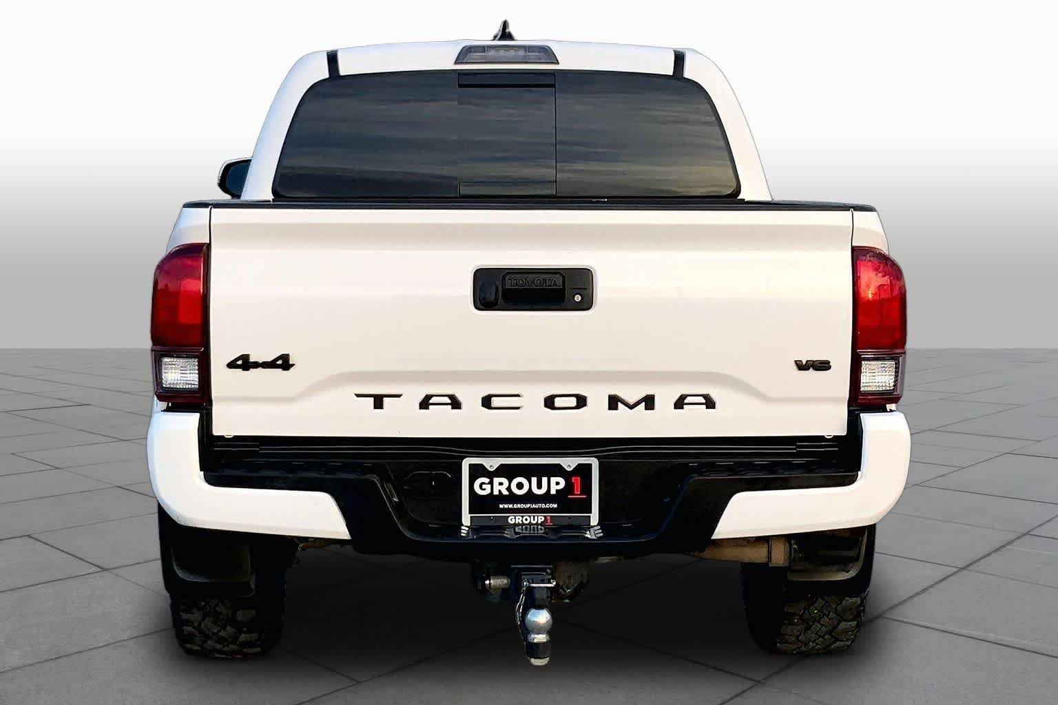 Used 2023 Ice Cap Toyota SR5 image 5