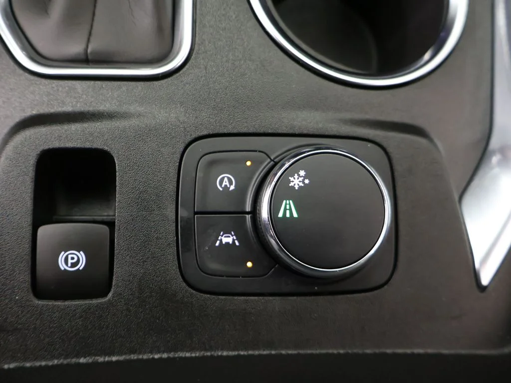 Used 2023 Summit White Chevrolet LT image 52