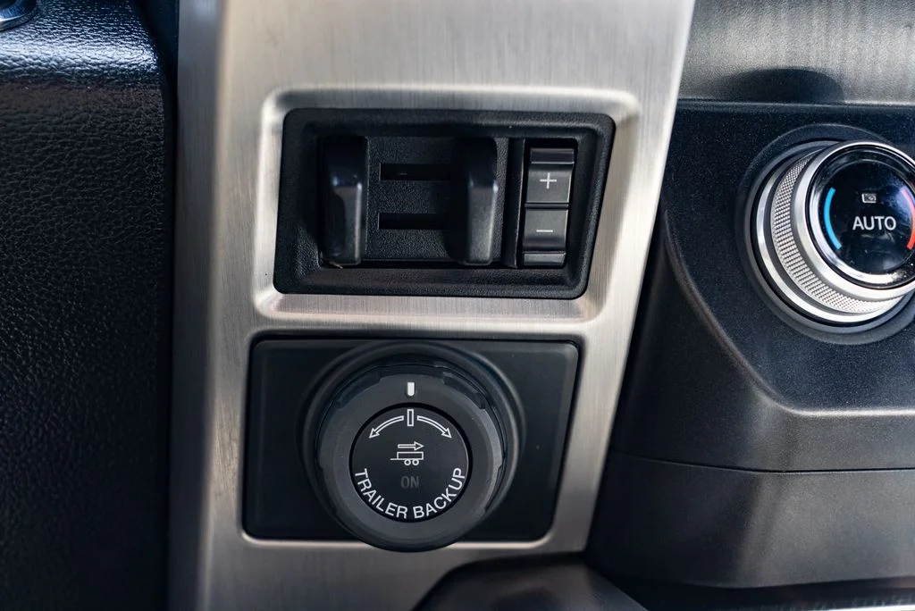 Used 2020 Black Ford Platinum image 21