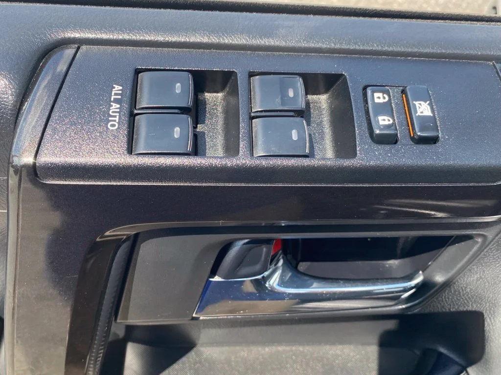 Used 2021 White Toyota Venture image 19