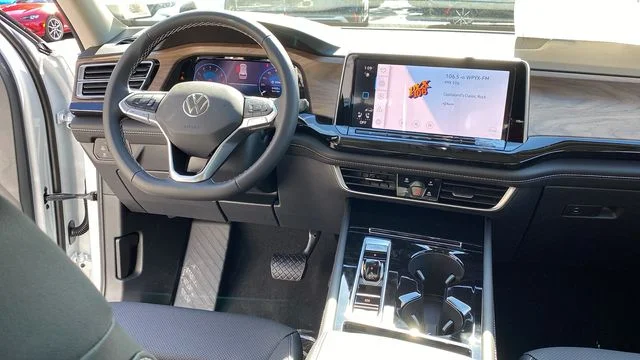 2026 Volkswagen Atlas SE w/Tech - Photo 9