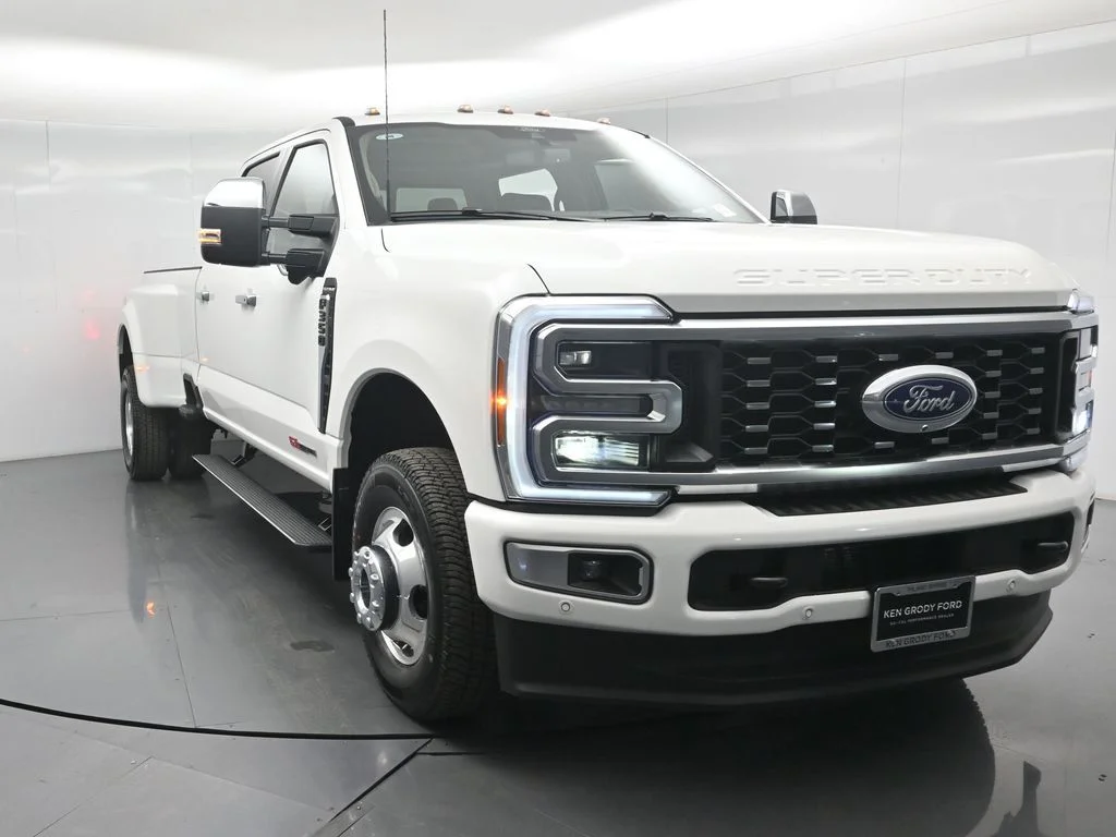 New 2026 White Ford Platinum image 29