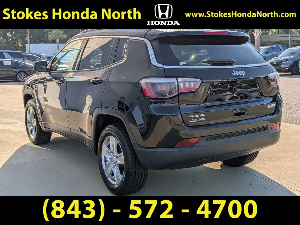 Used 2022 Black Jeep Latitude image 6