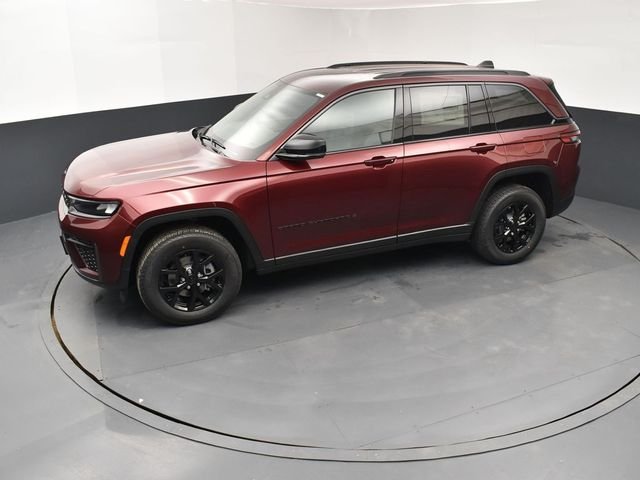 New 2026 Velvet Red Pearl-Coat Exterior Paint Jeep Altitude image 15
