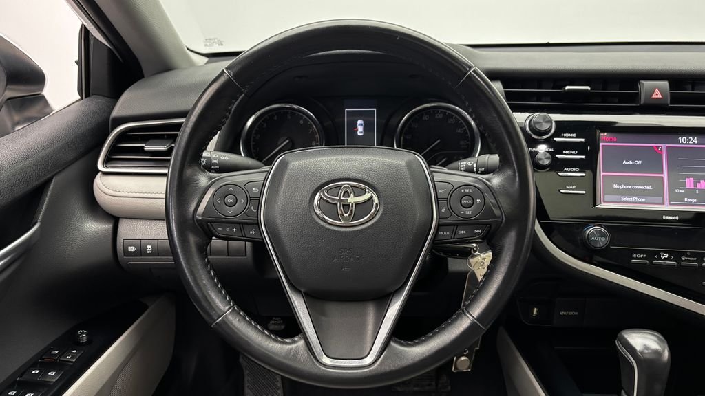 Used 2020 White Toyota SE image 21