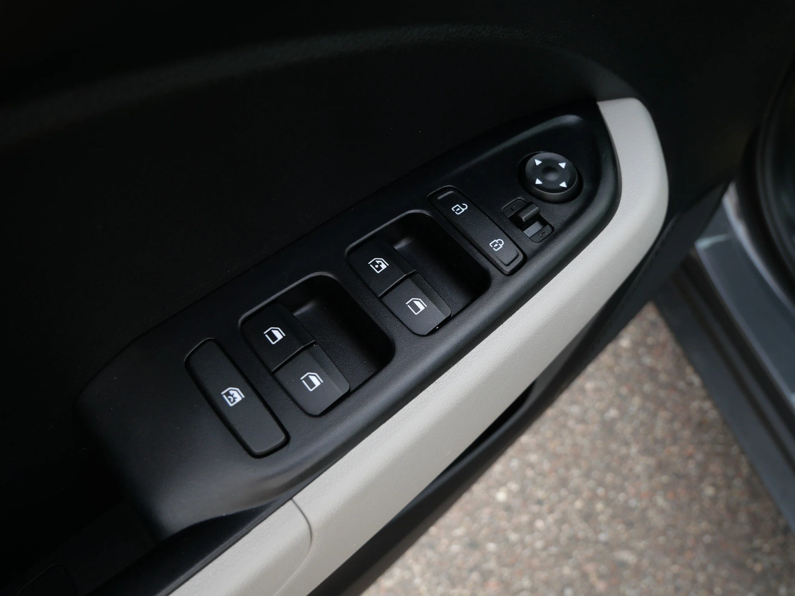 2025 Hyundai Venue SEL - Photo 22
