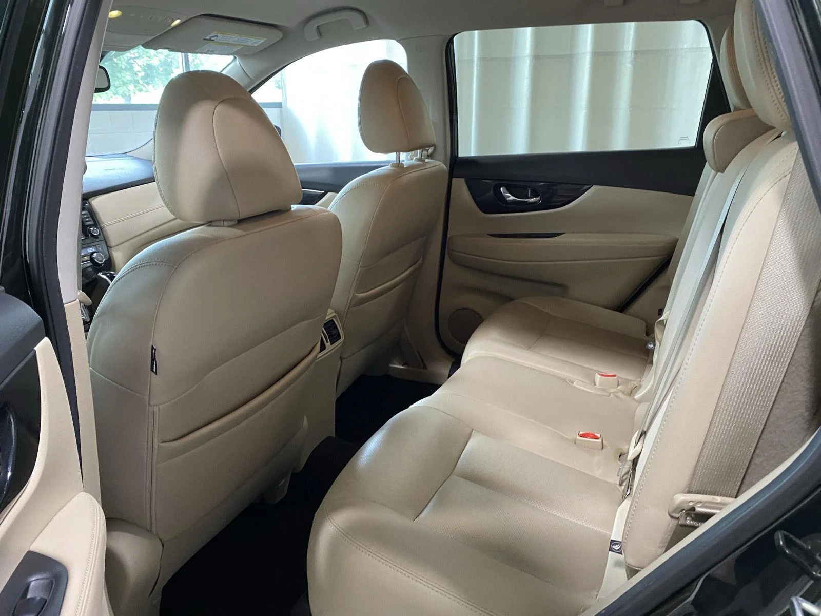 Used 2020 Midnight Pine Metallic Nissan SL image 15