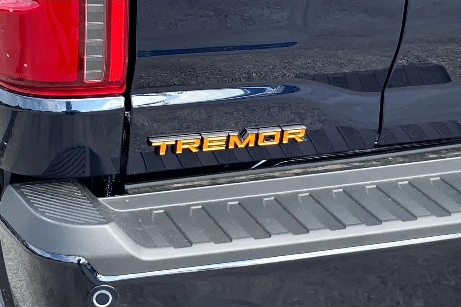 New 2026 Antimatter Blue Metallic Ford Tremor® image 15