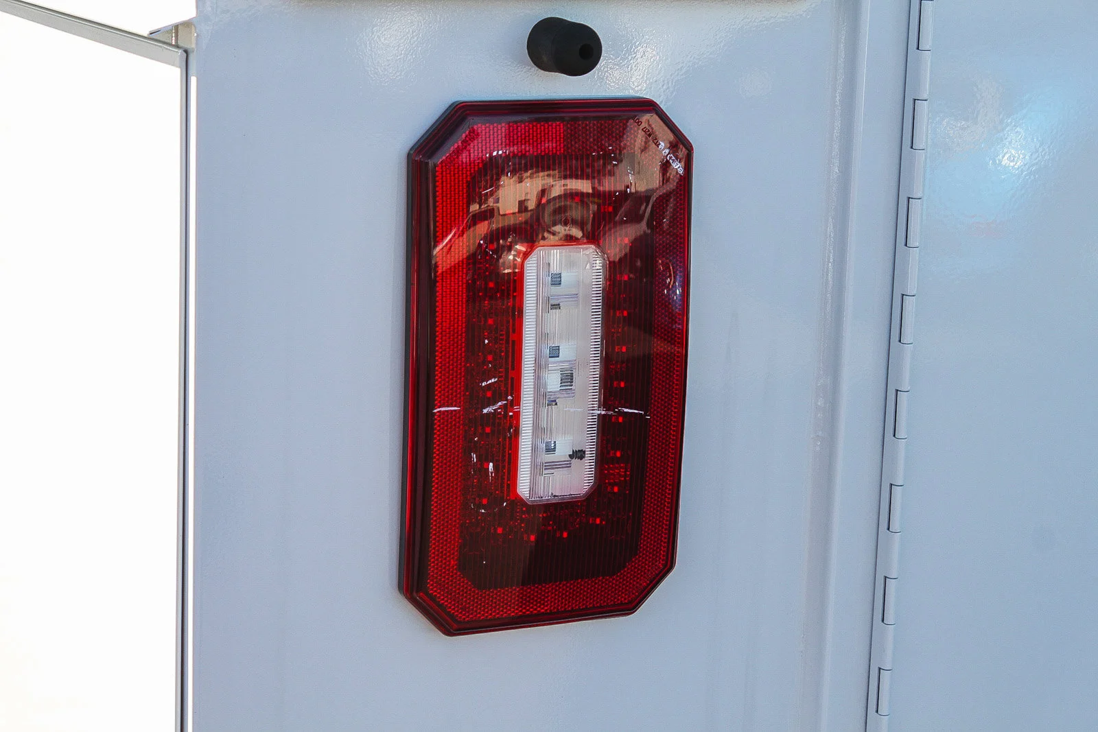 New 2026 Oxford White Ford E-350 SRW image 9