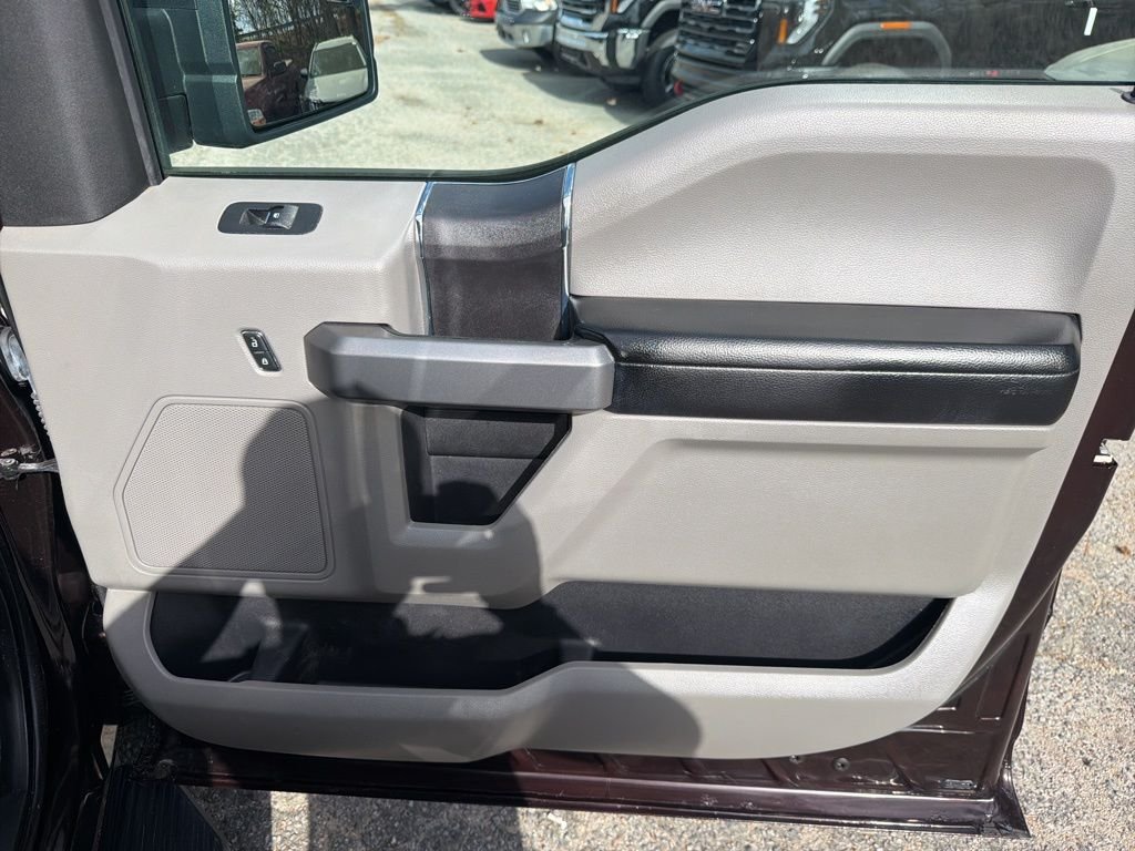Used 2018 Red Ford XLT image 23