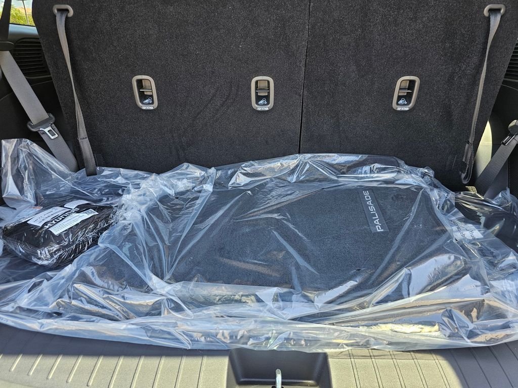 New 2026 Silver Hyundai SEL Premium image 18