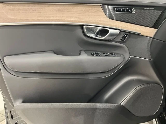 2026 Volvo XC90 Plus - Photo 10