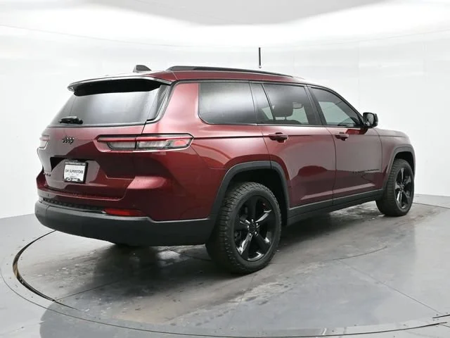 Used 2021 Velvet Red Pearlc Jeep Altitude image 7