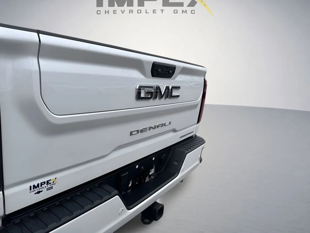 Used 2024 White Frost Tricoat GMC Denali Ultimate image 38