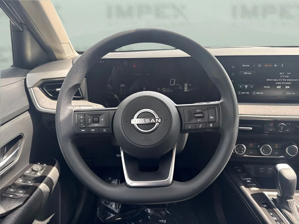 Used 2025 Brown Nissan SV image 9