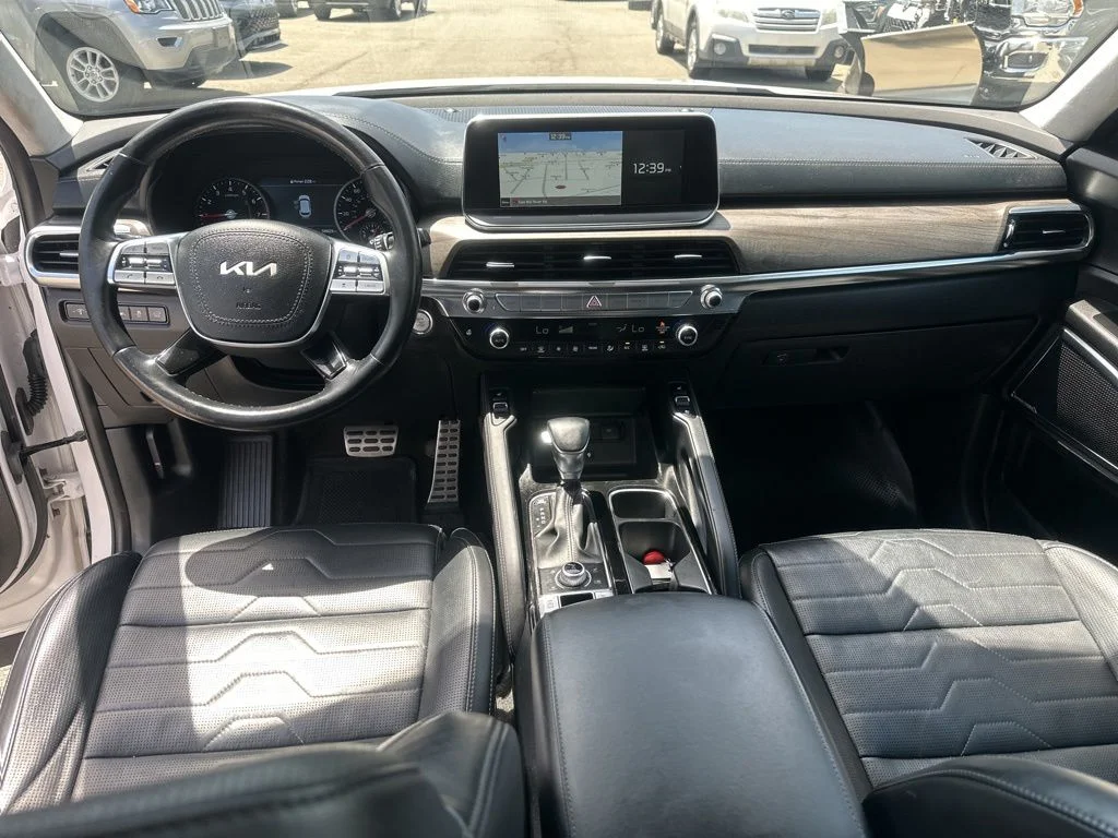 Used 2022 White Kia SX image 26