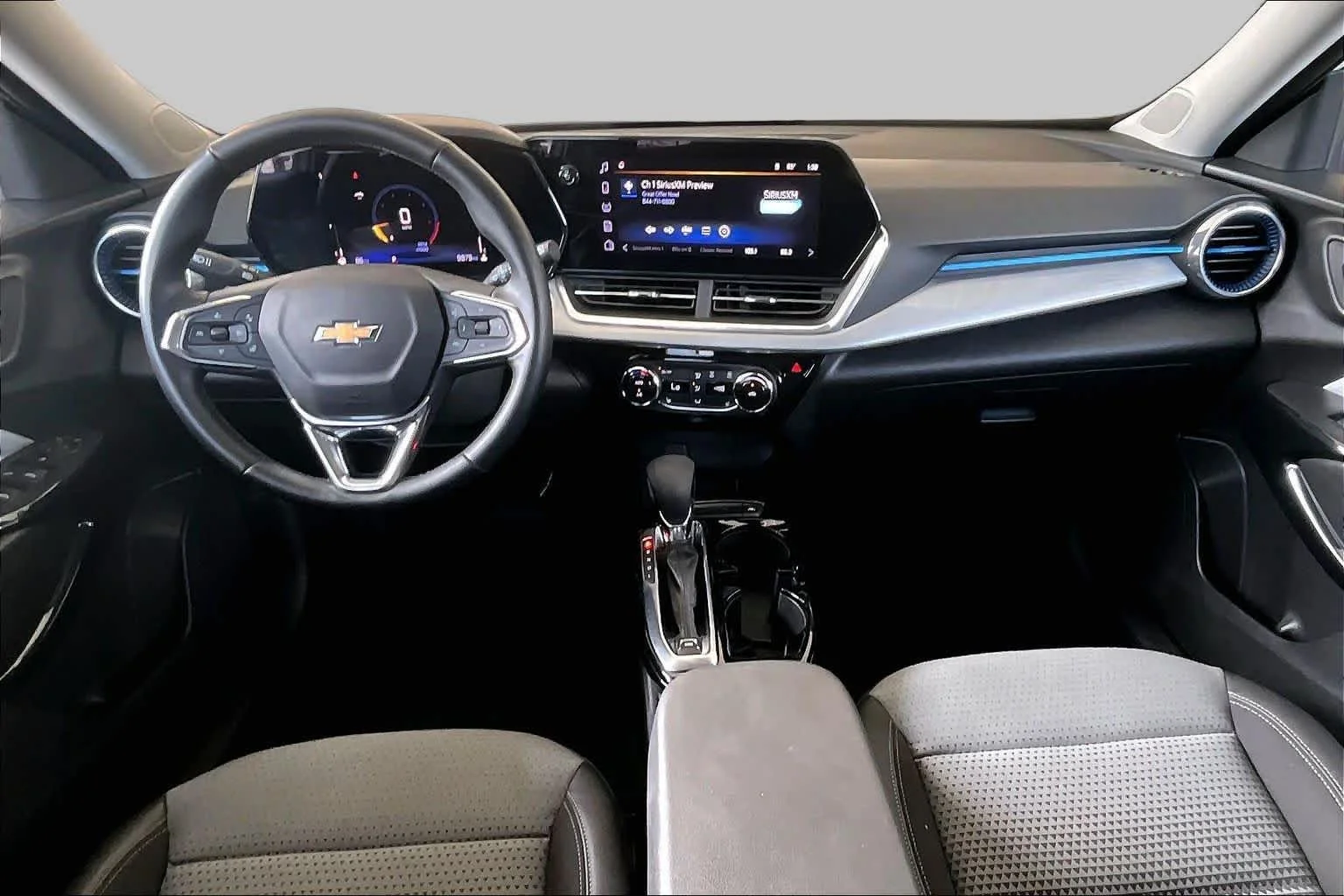 Used 2025 Summit White Chevrolet LT image 15