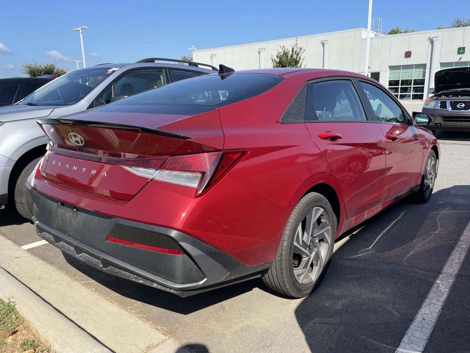 Used 2025 Ultimate Red Hyundai SEL Sport image 4