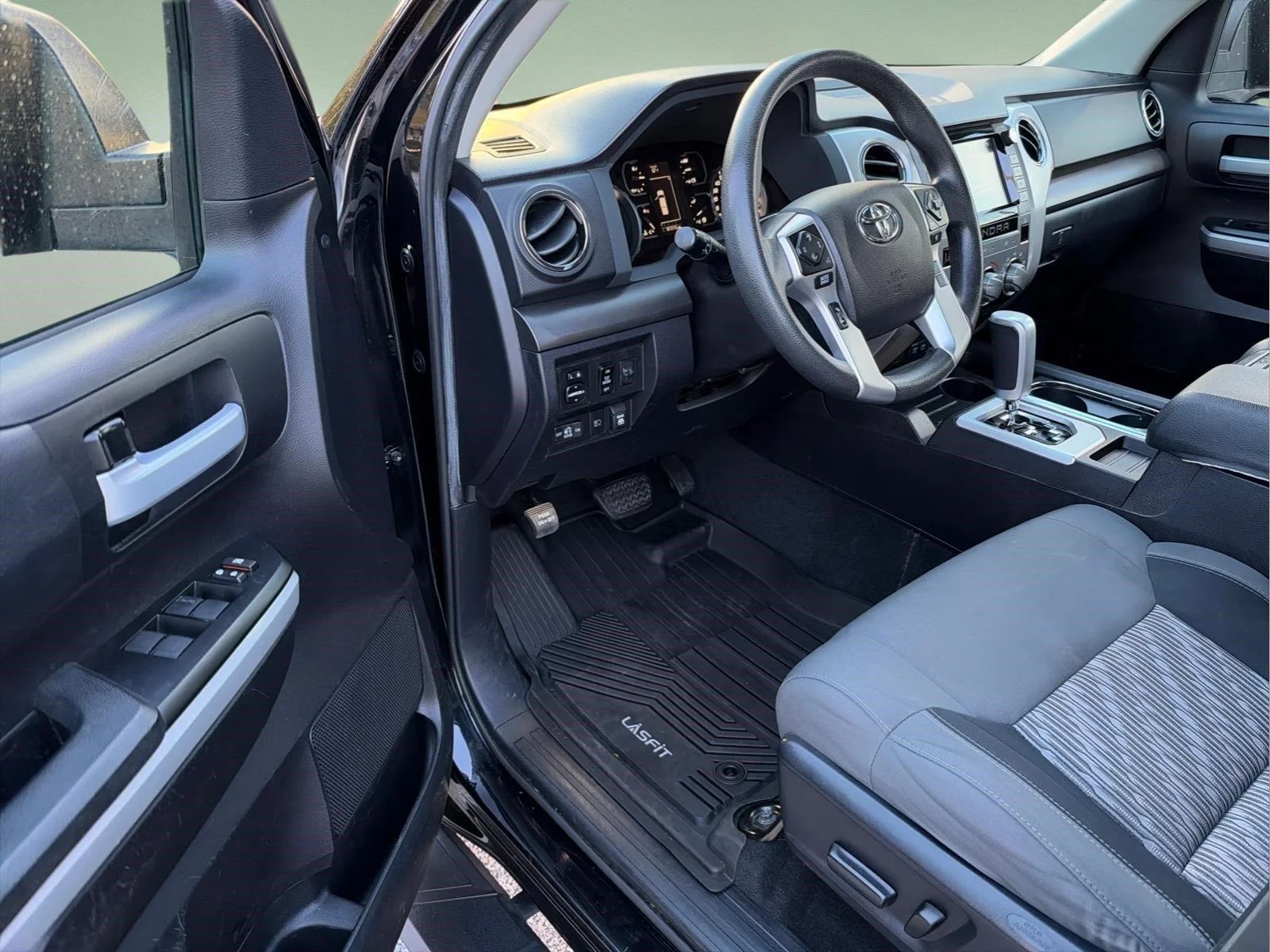 Used 2021 Midnight Black Metallic Toyota SR5 image 15