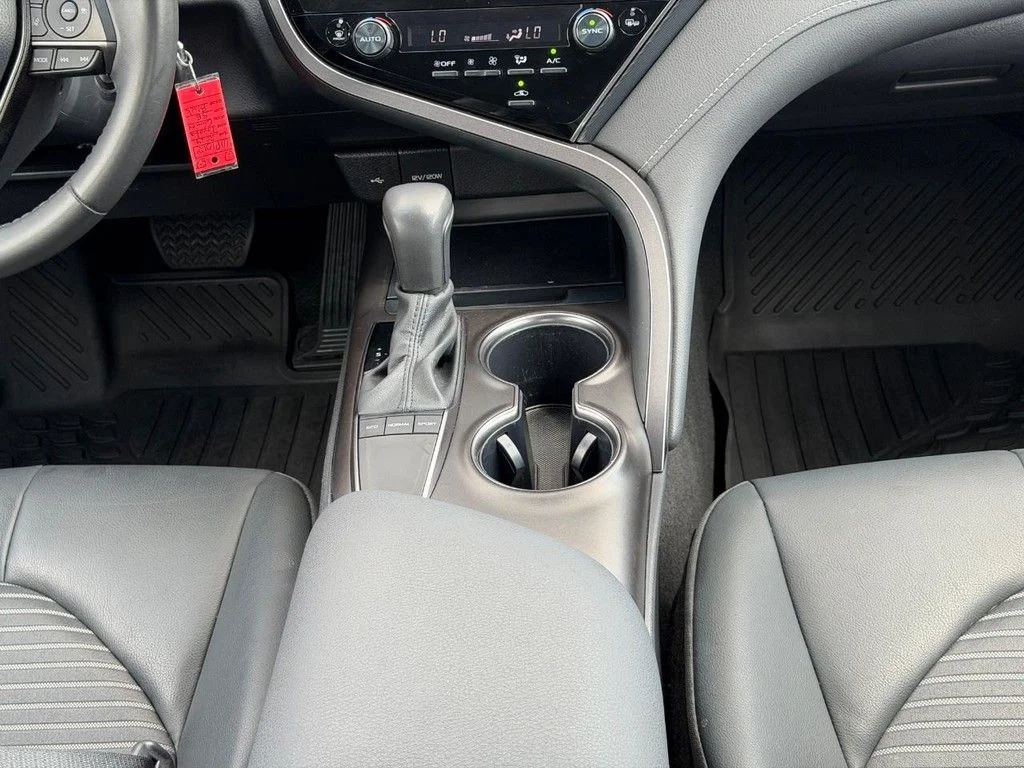 2024 Toyota Camry SE - Photo 16