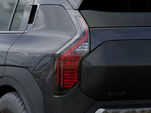 New 2027 Interstellar Gray Kia Wind image 11