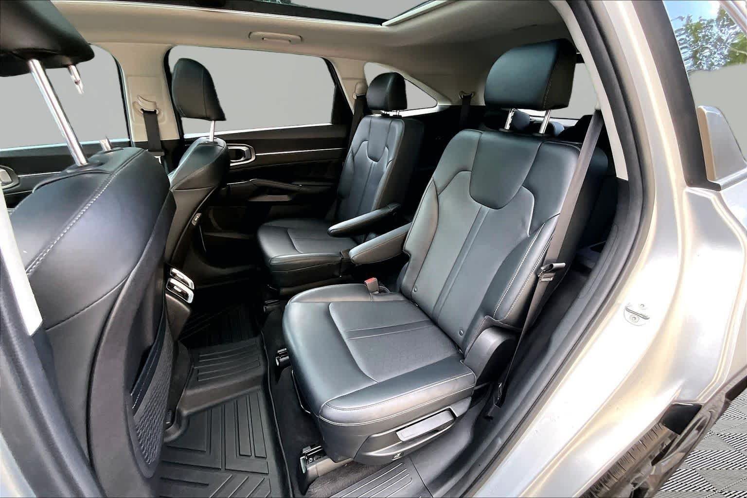 Used 2021 Sparkling Silver Kia SX image 21