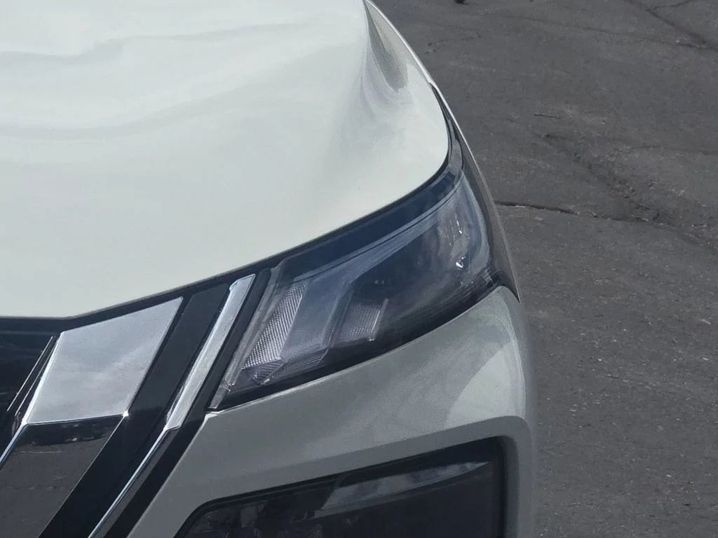 Used 2023 White Nissan S image 16