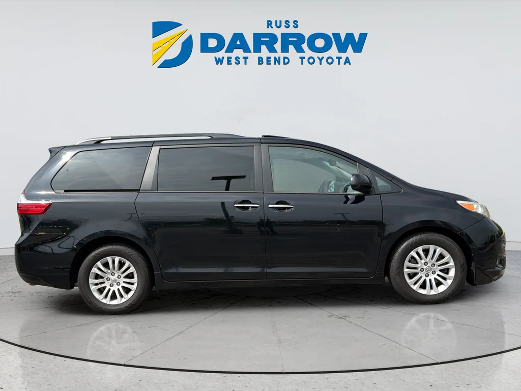Used 2016 Black Toyota XLE image 6