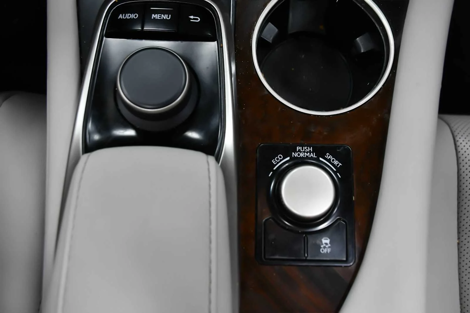Used 2019 Nightfall Mica Lexus  image 23