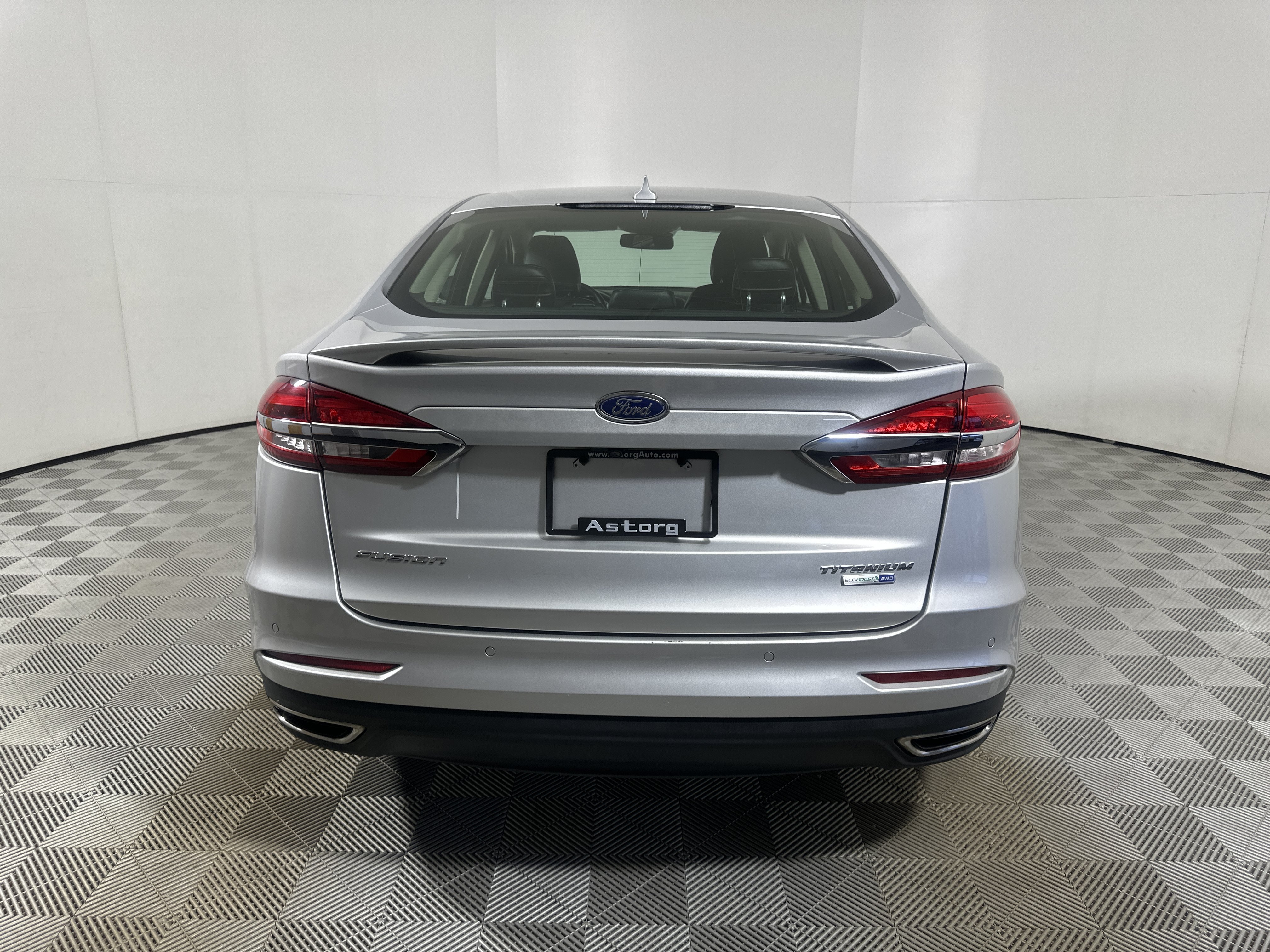 Used 2019 Silver Ford Titanium image 6